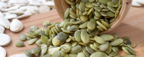 Польза и вред тыквенных семечек для мужчин, эффективность