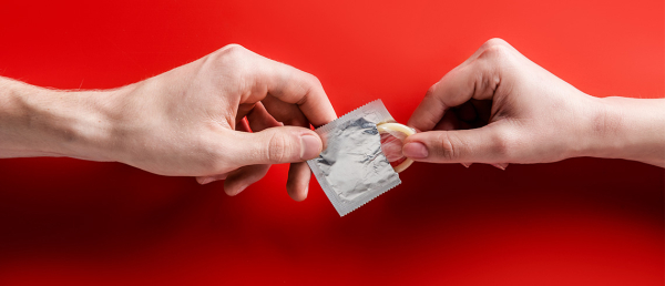 Инструкция: как надеть и снять презерватив с пениса