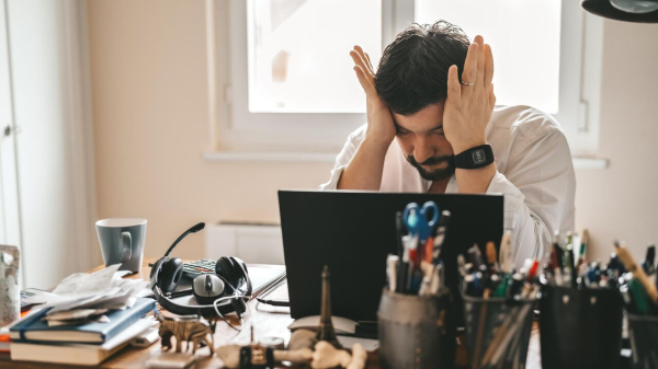 Во сколько лет наступает кризис среднего возраста у мужчин, как пережить