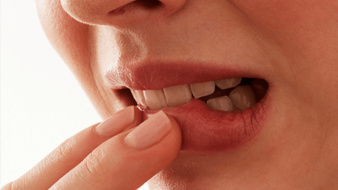 Папиллома во рту у ребенка: что делать и как лечить?